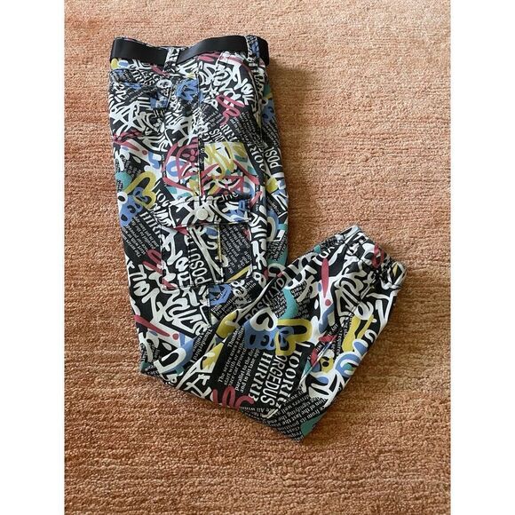 V.I.P. Graffiti Print Women’s Stretch Cargo Joggers Pants Size 5/6 - Picture 7 of 8